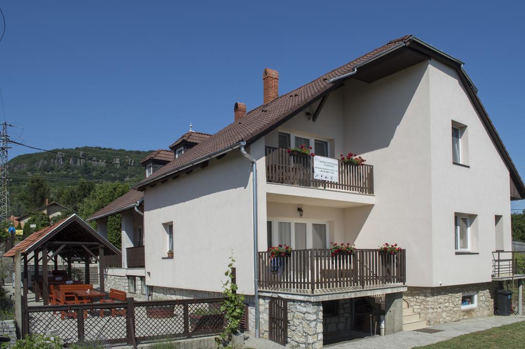 Berkes Vendeghaz Bed & Breakfast Badacsonytördemic Екстериор снимка